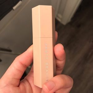 Fenty beauty highlighter starstruck